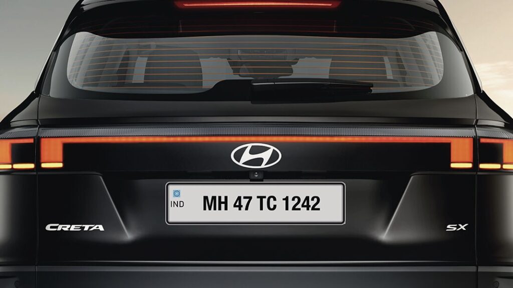 Hyundai Creta S(O) IVT rear connected lights